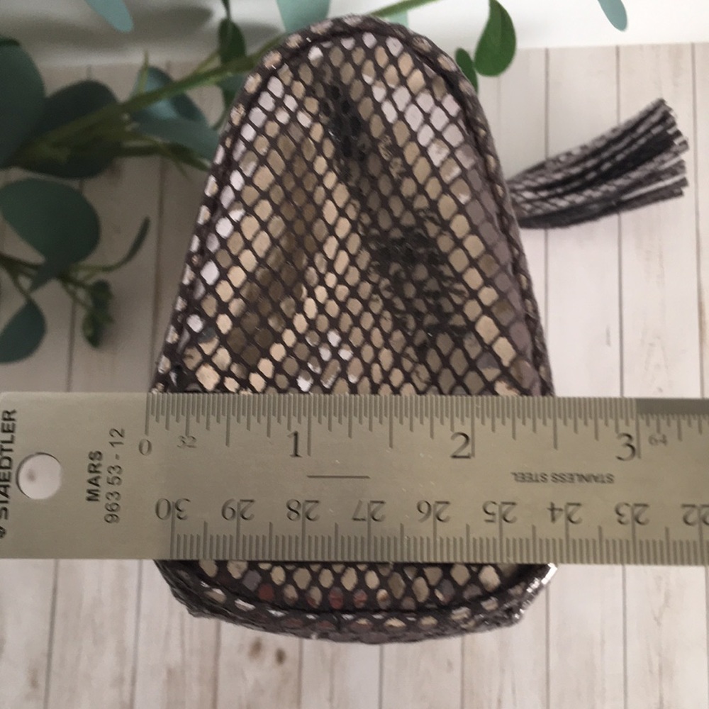 Michael Kors Limited Edition Cosmetic Bag NWOT Rare - Picture 14 of 16